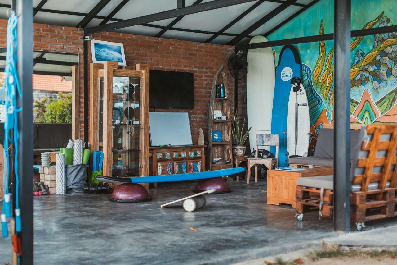 Big Brother Surf Inn Canggu Eksteriør billede