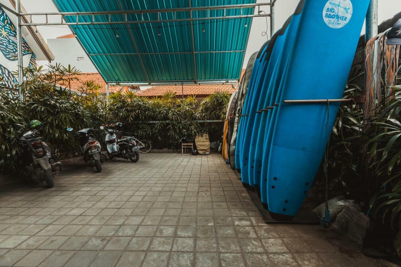 Big Brother Surf Inn Canggu Eksteriør billede