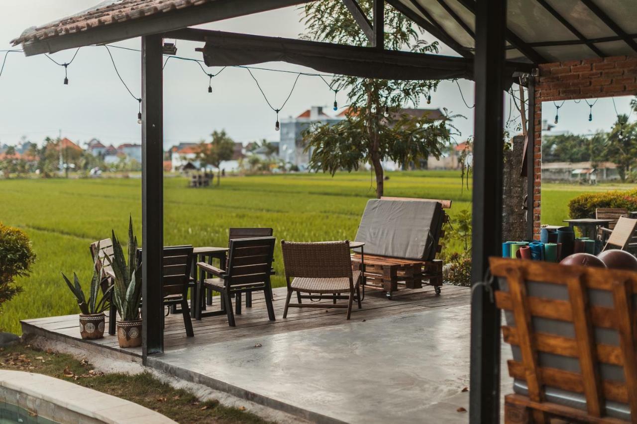 Big Brother Surf Inn Canggu Eksteriør billede