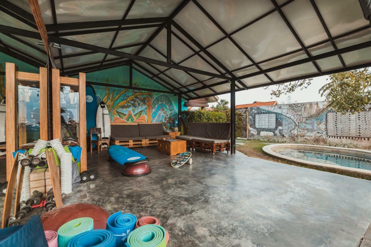 Big Brother Surf Inn Canggu Eksteriør billede