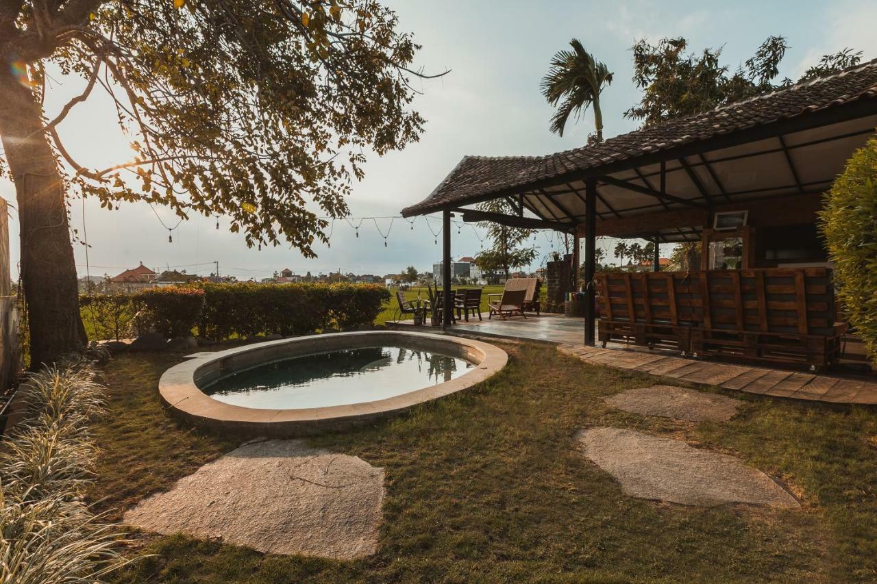 Big Brother Surf Inn Canggu Eksteriør billede