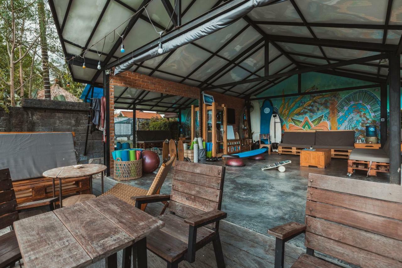 Big Brother Surf Inn Canggu Eksteriør billede